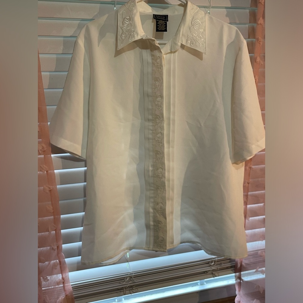 Like new Grandma Chic button down shirt